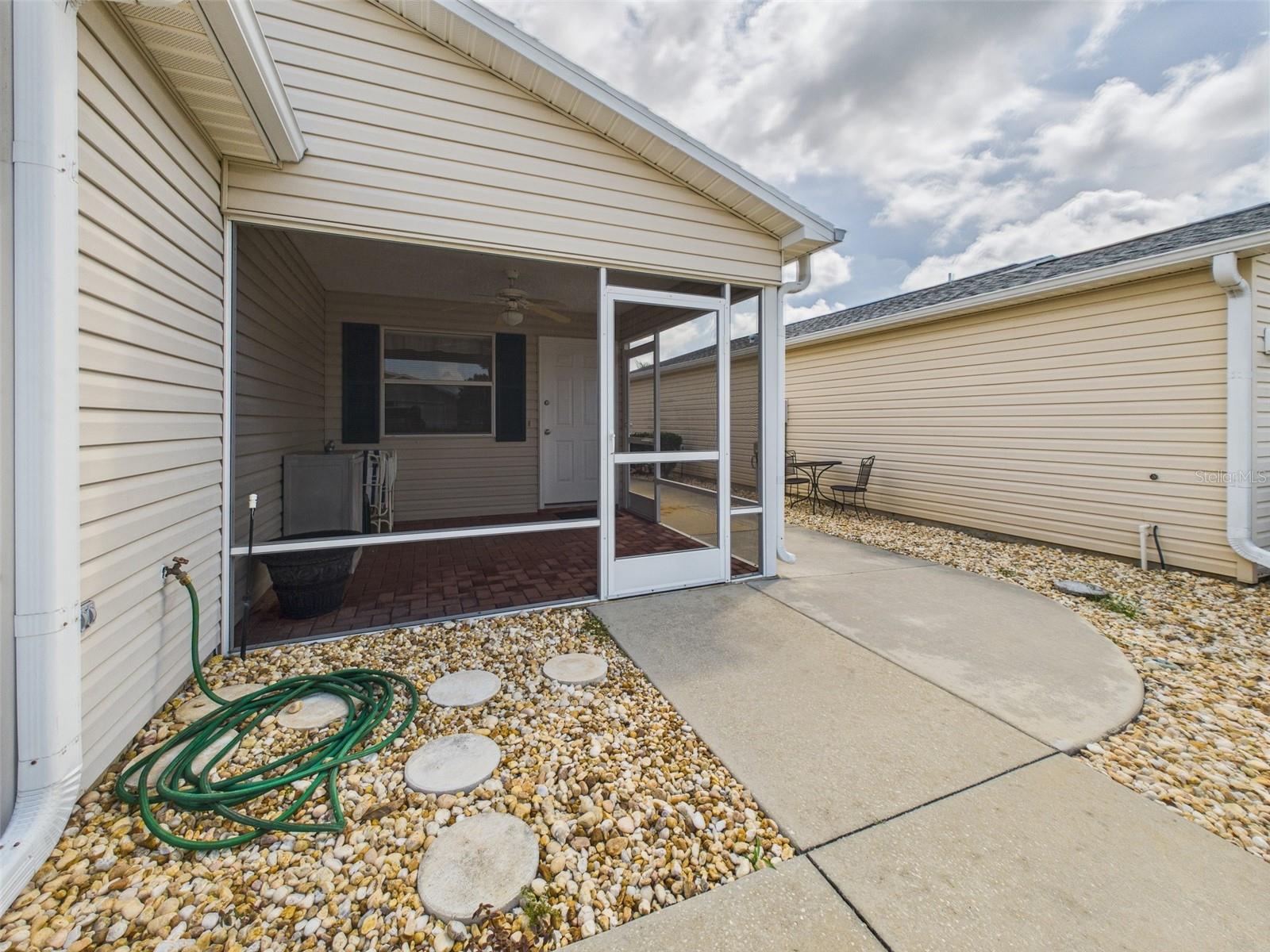 Image 4 of 27 For 480 Hildalgo Drive