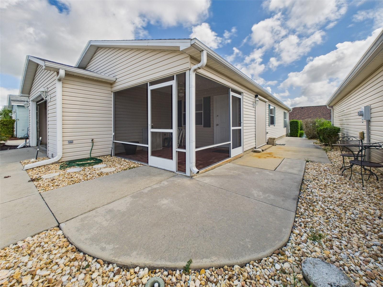 Image 5 of 27 For 480 Hildalgo Drive