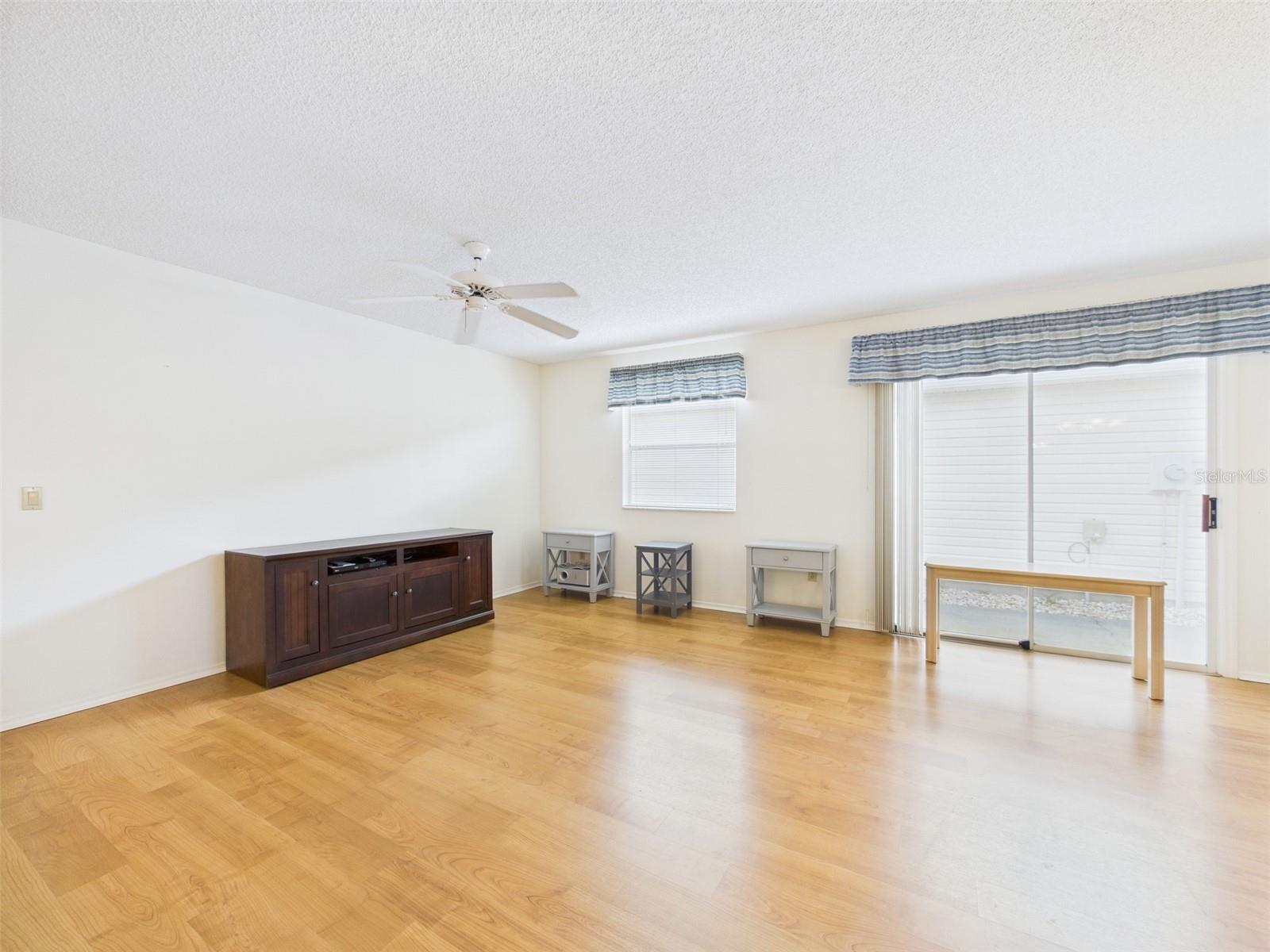 Image 8 of 27 For 480 Hildalgo Drive