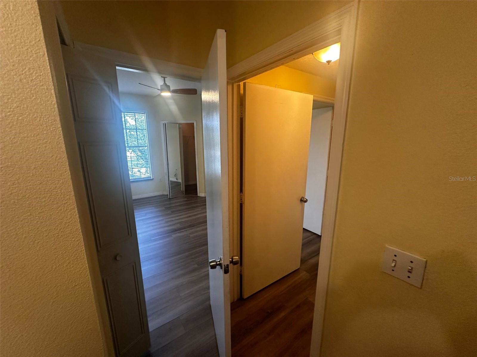 Image 11 of 16 For 5518 Metrowest Boulevard 11-302