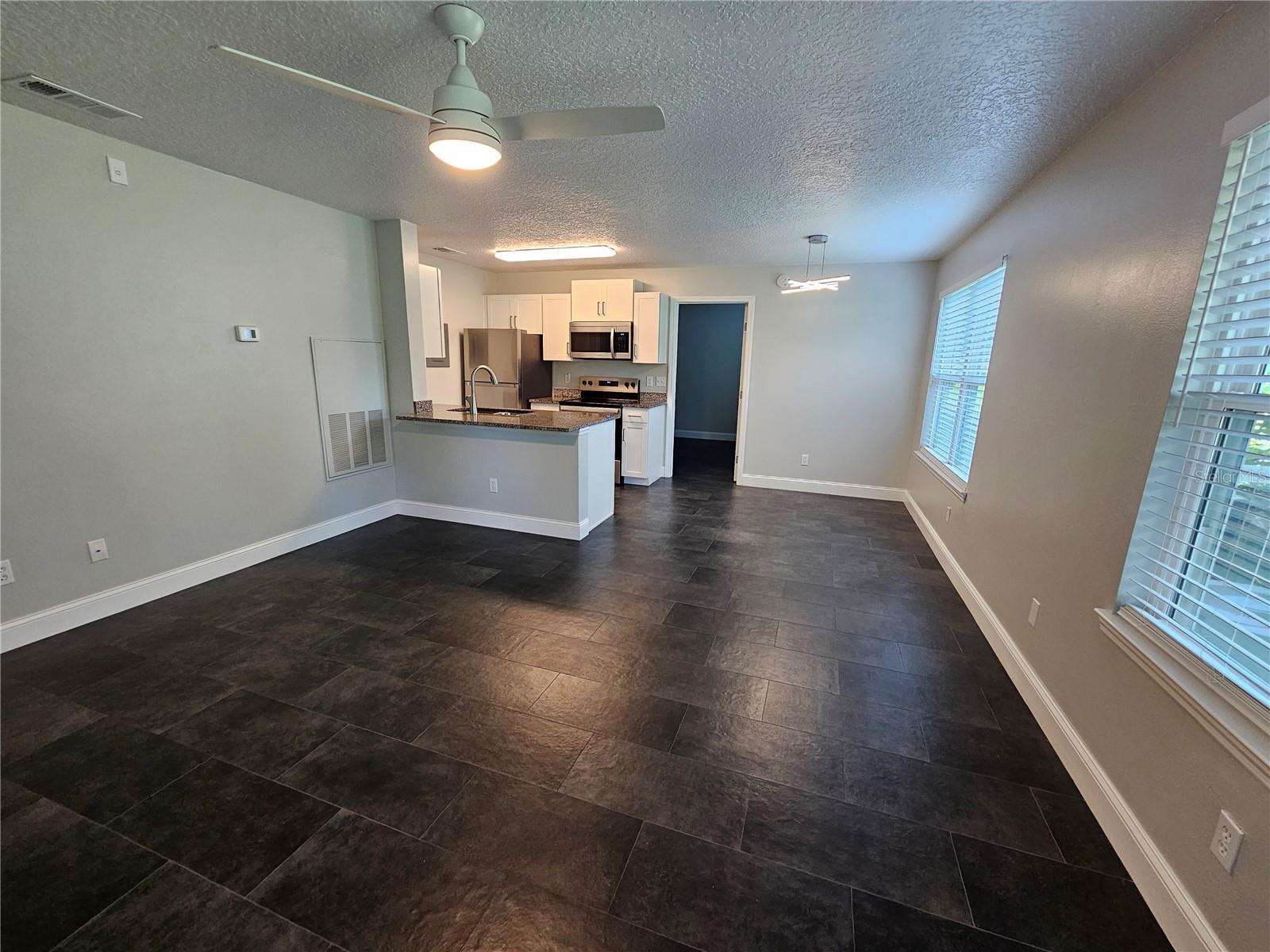 Image 7 of 15 For 711 Sugar Bay Way 115
