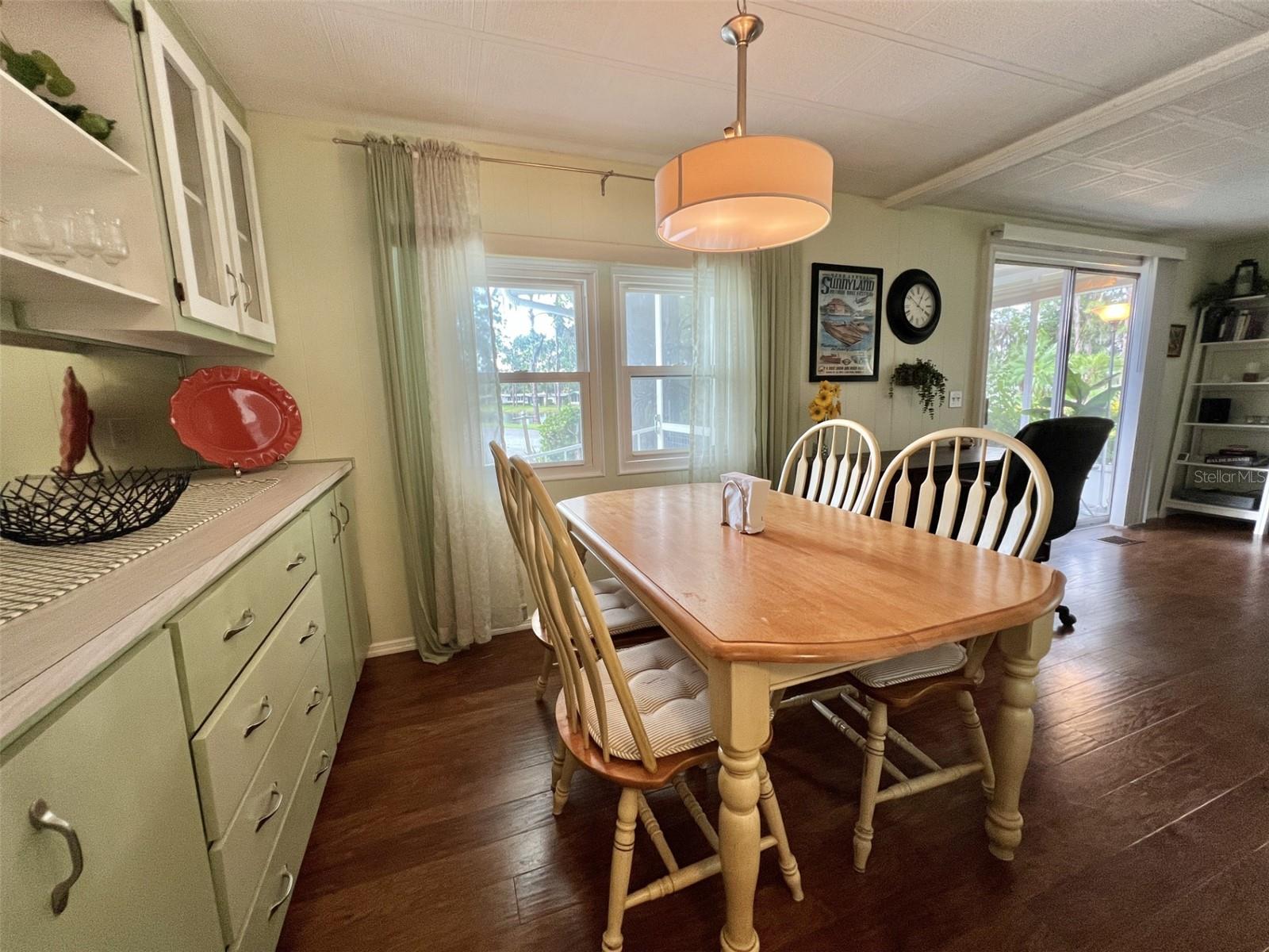 Image 39 of 84 For 113 Temple Cove W