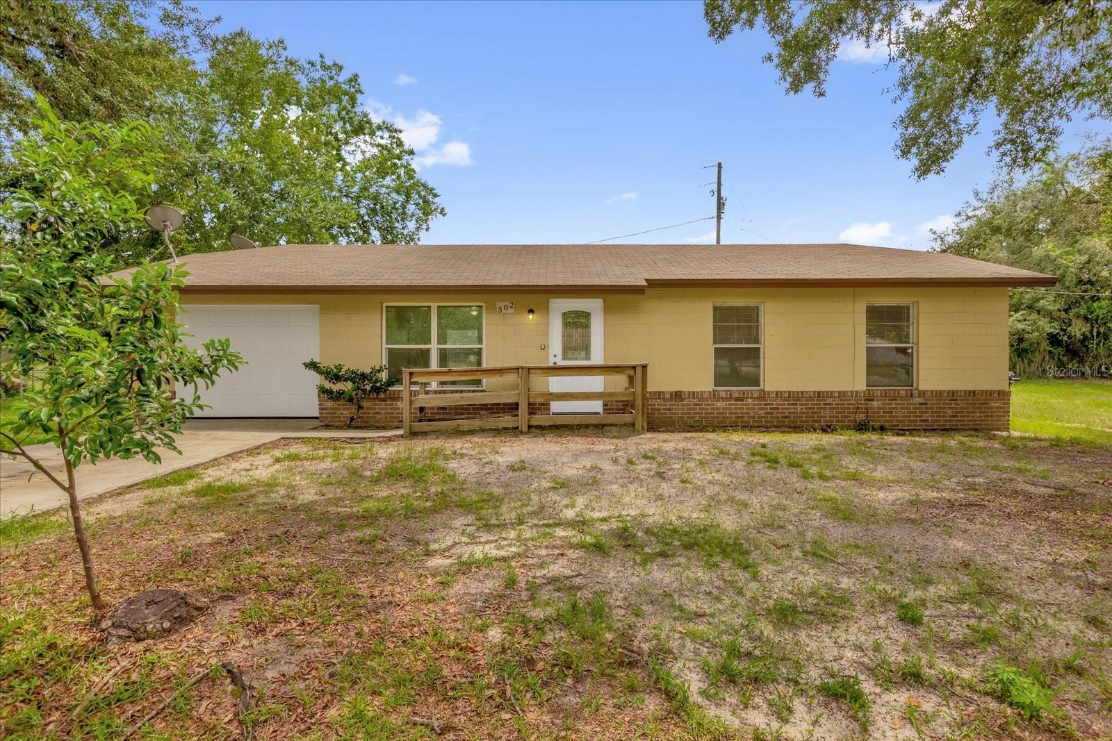 Details for 302 Rose Lane, LADY LAKE, FL 32159