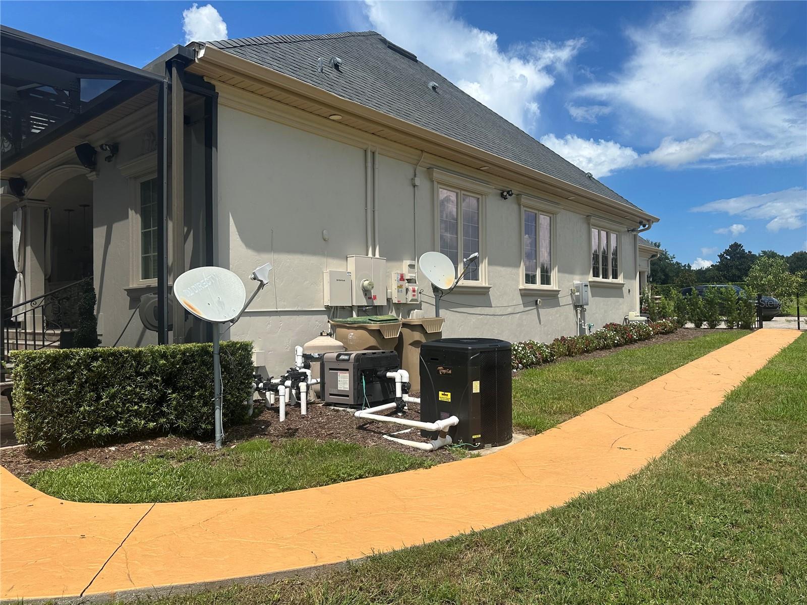 Image 43 of 50 For 10301 Savannah Ridge Lane