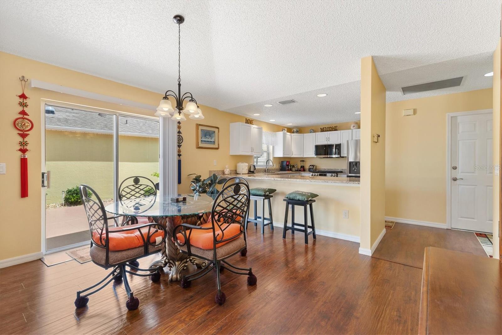 Listing photo id 10 for 3105 Carrollton Court