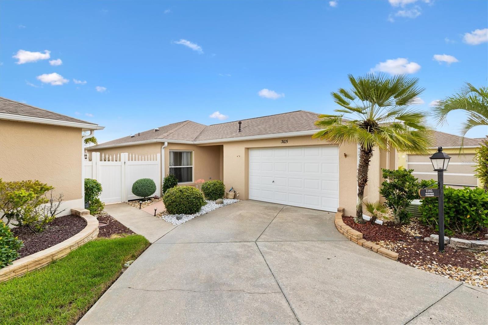 Listing photo id 0 for 3105 Carrollton Court