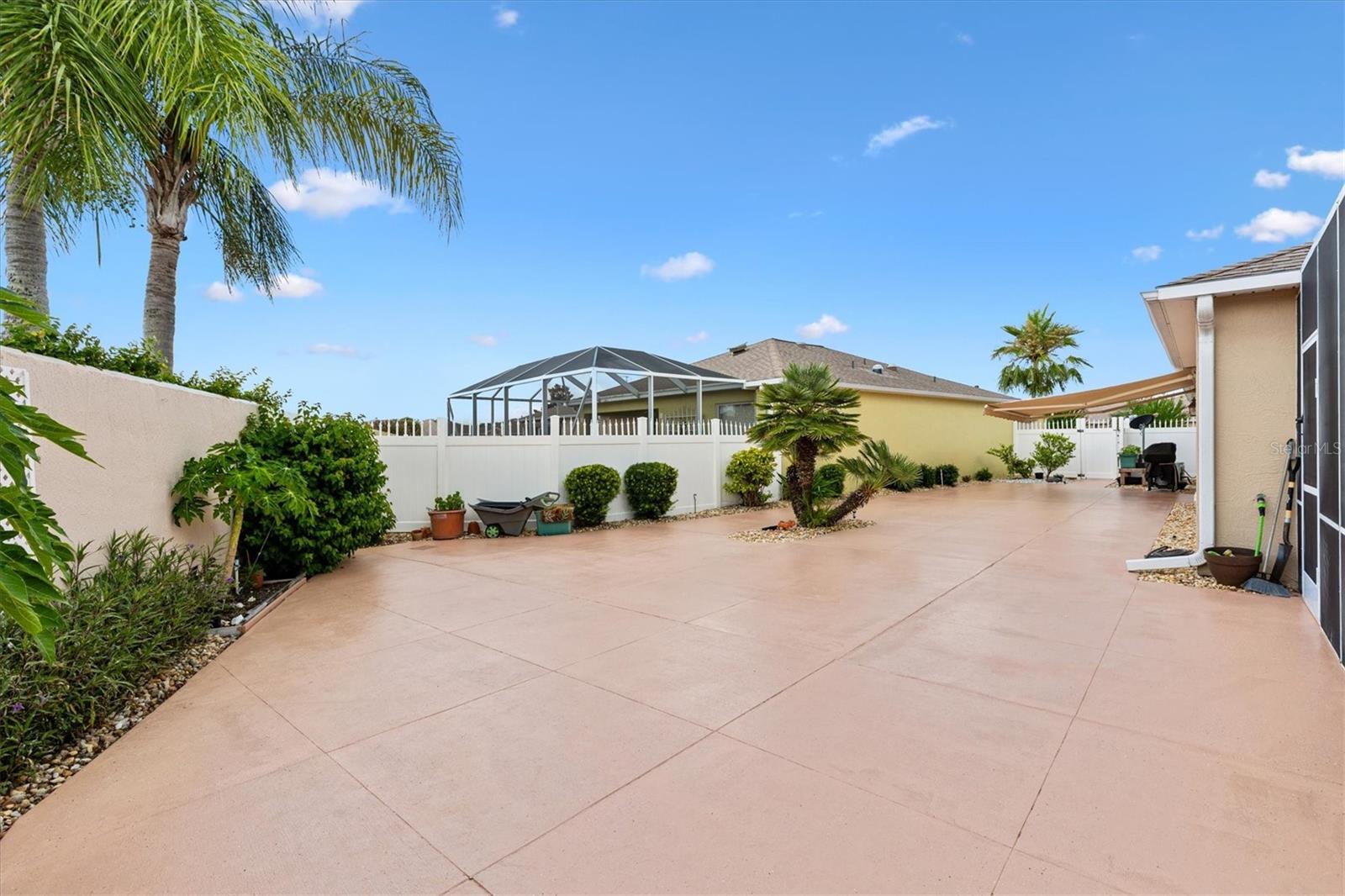 Listing photo id 24 for 3105 Carrollton Court