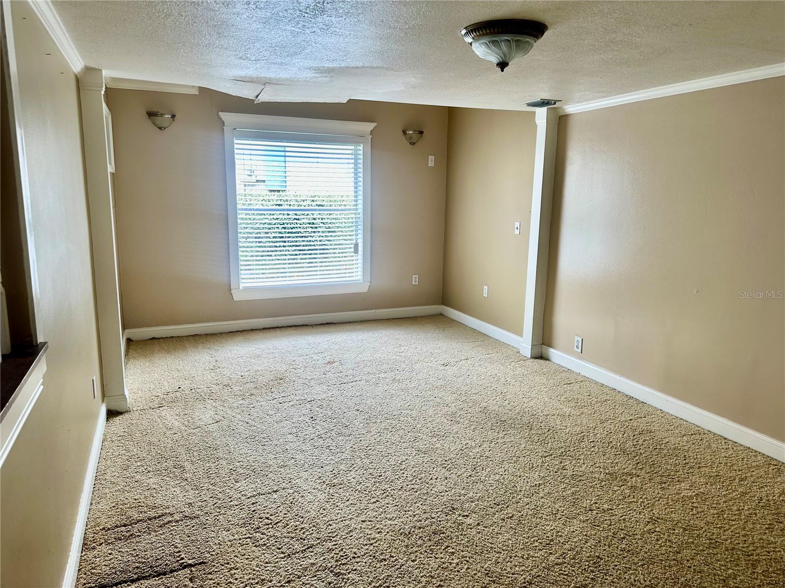 Image 24 of 37 For 1096 Linkside Court