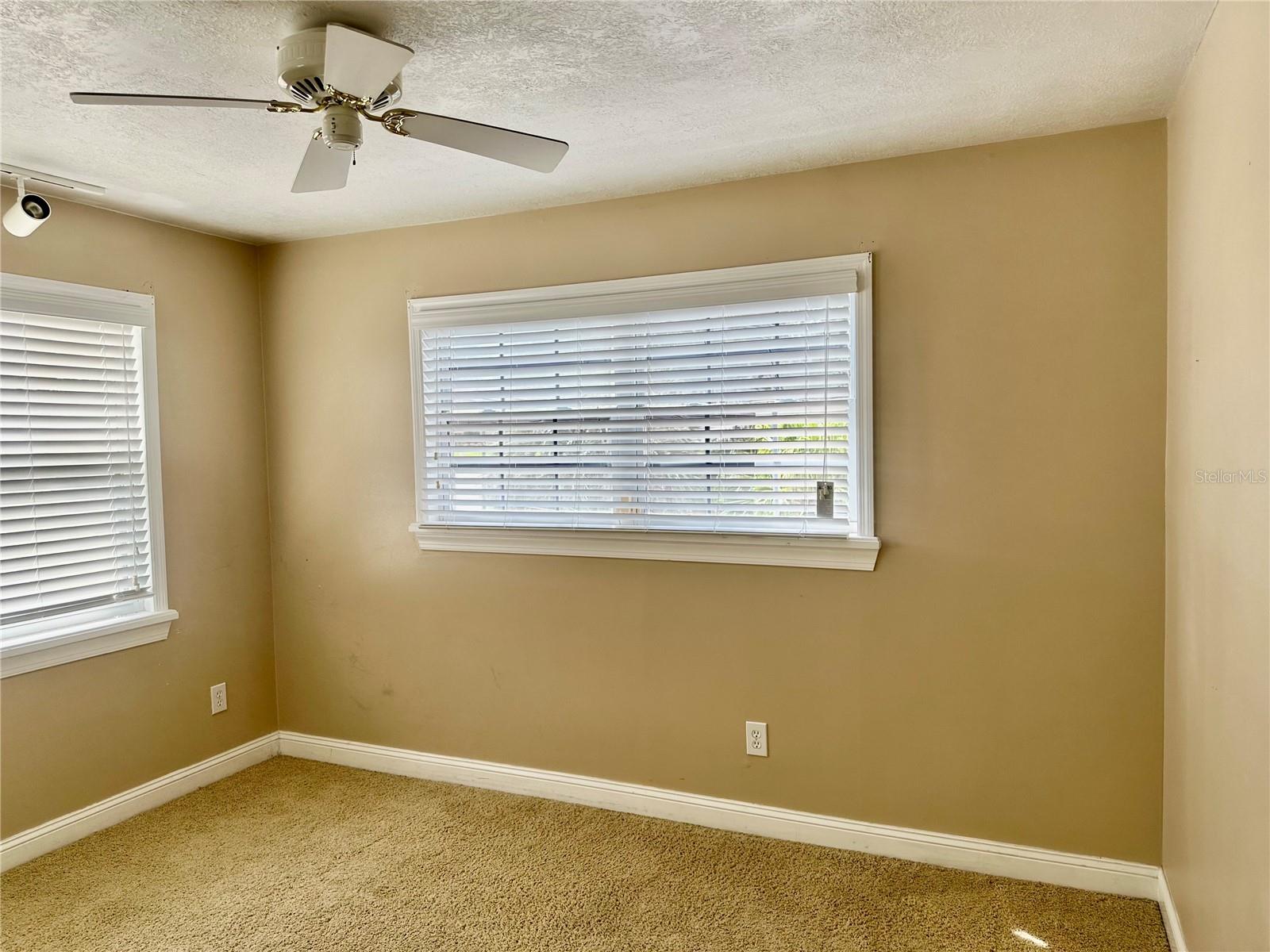 Image 27 of 37 For 1096 Linkside Court