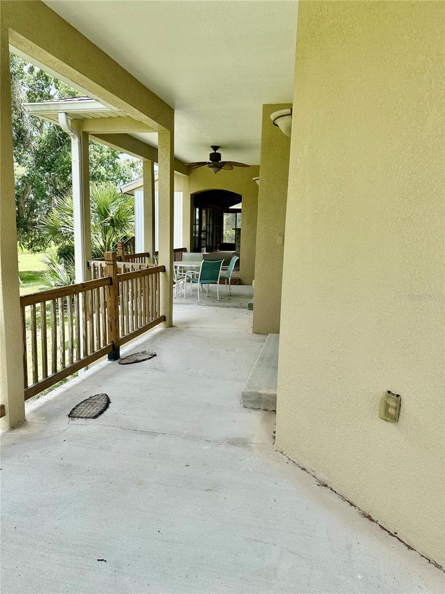 Image 7 of 37 For 1096 Linkside Court