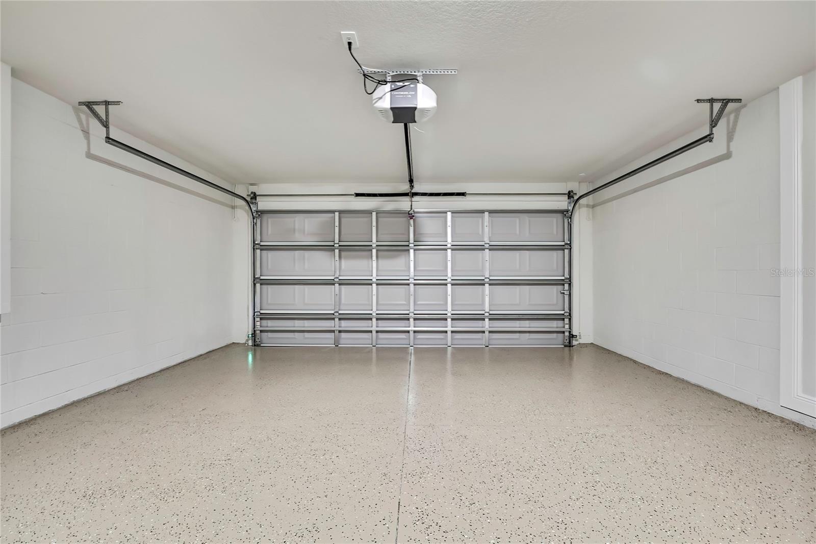 Image 17 of 20 For 11001 Harriet Way