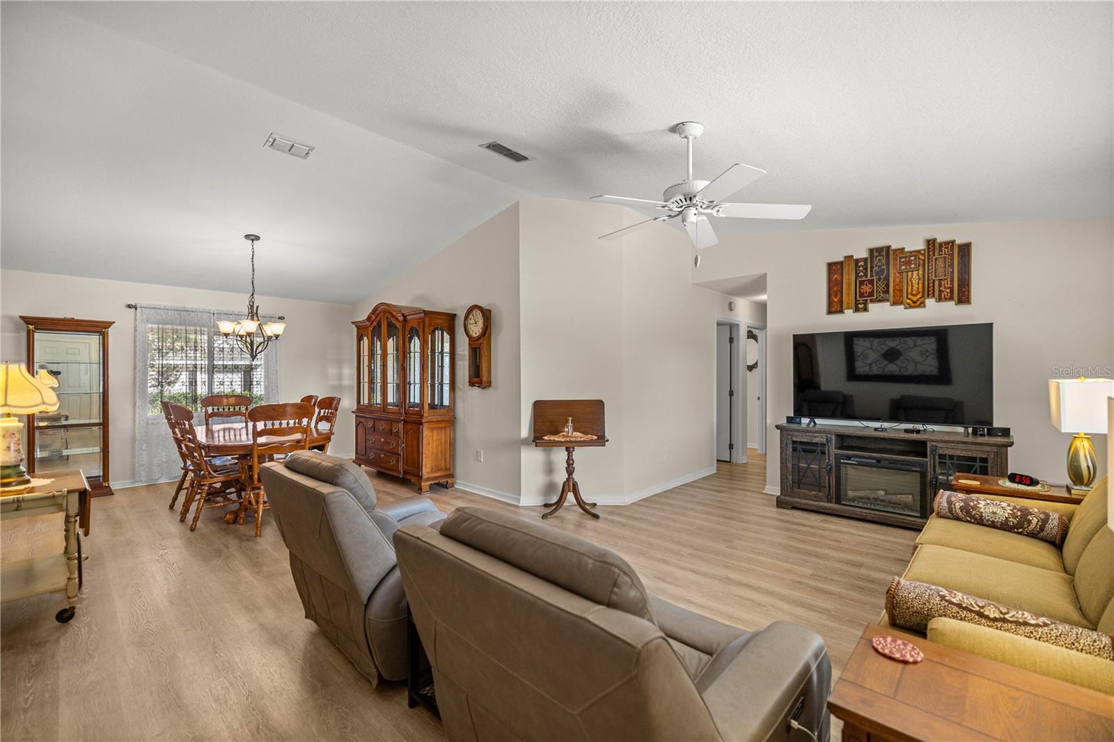Image 3 of 42 For 17970 102nd Court