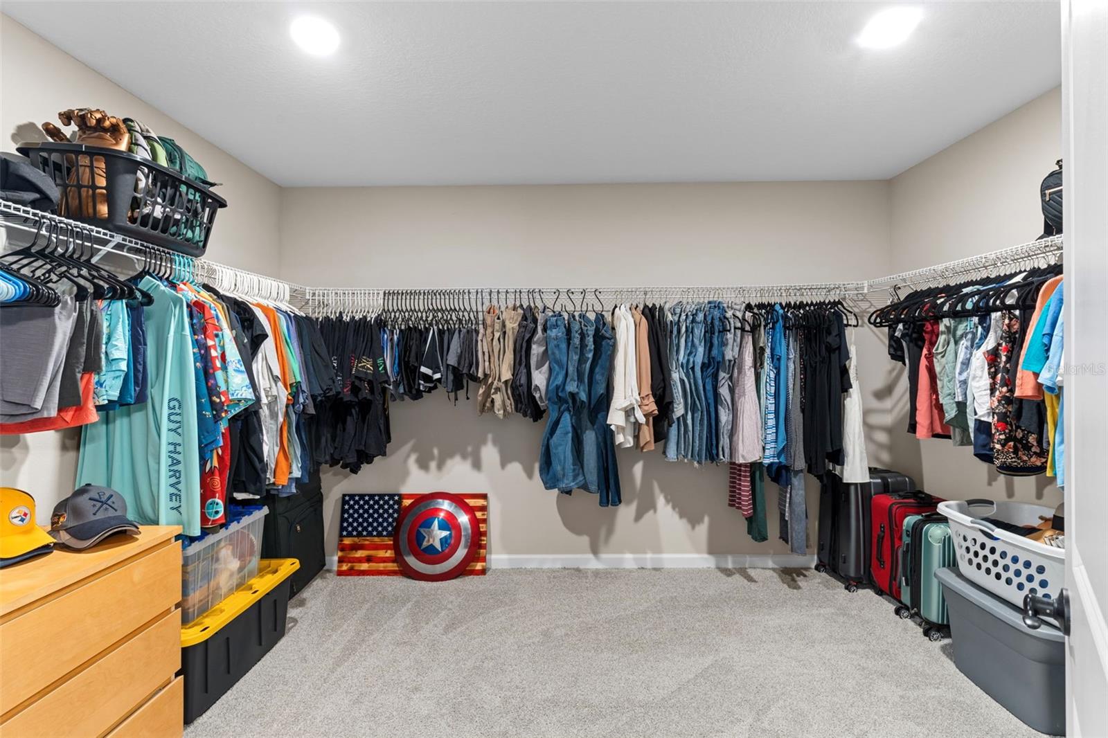 Image 22 of 41 For 872 Griffon Avenue