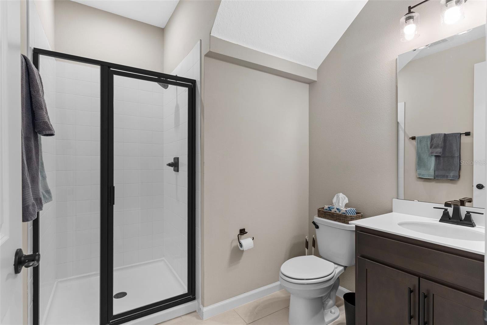 Image 23 of 41 For 872 Griffon Avenue