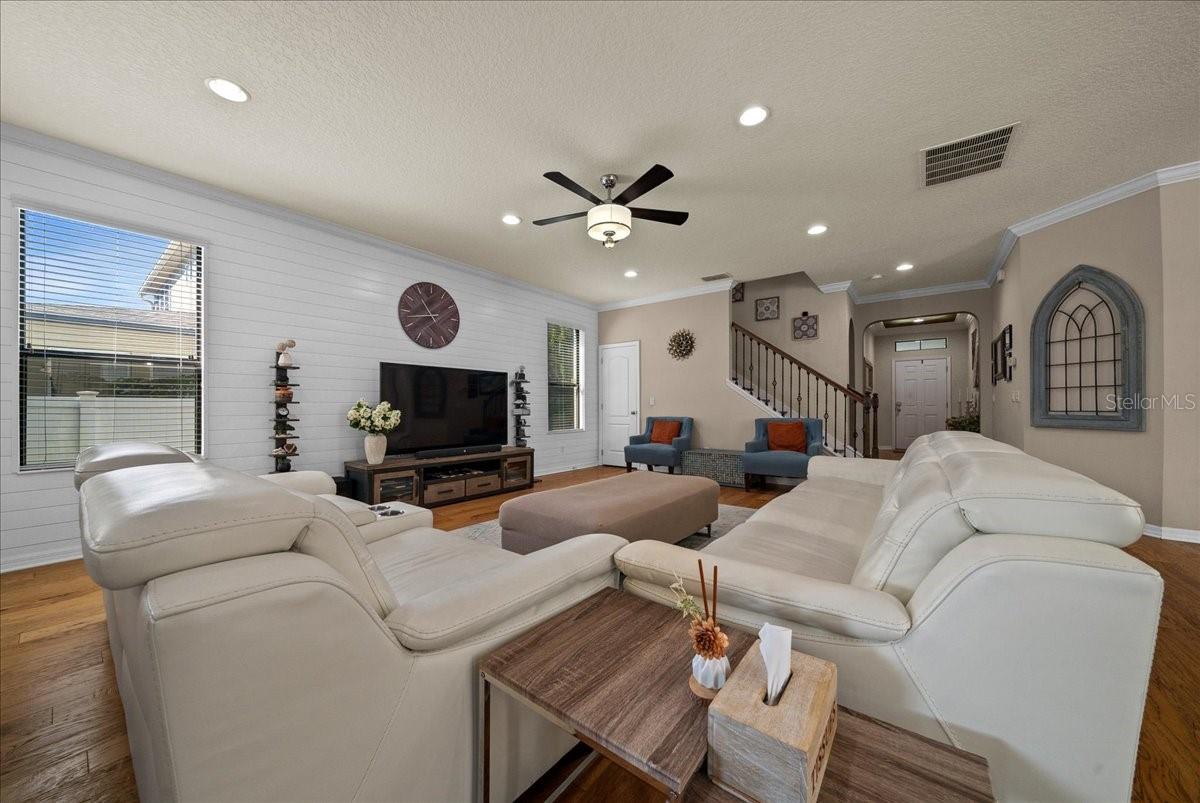 Image 20 of 74 For 834 Oxbow Road