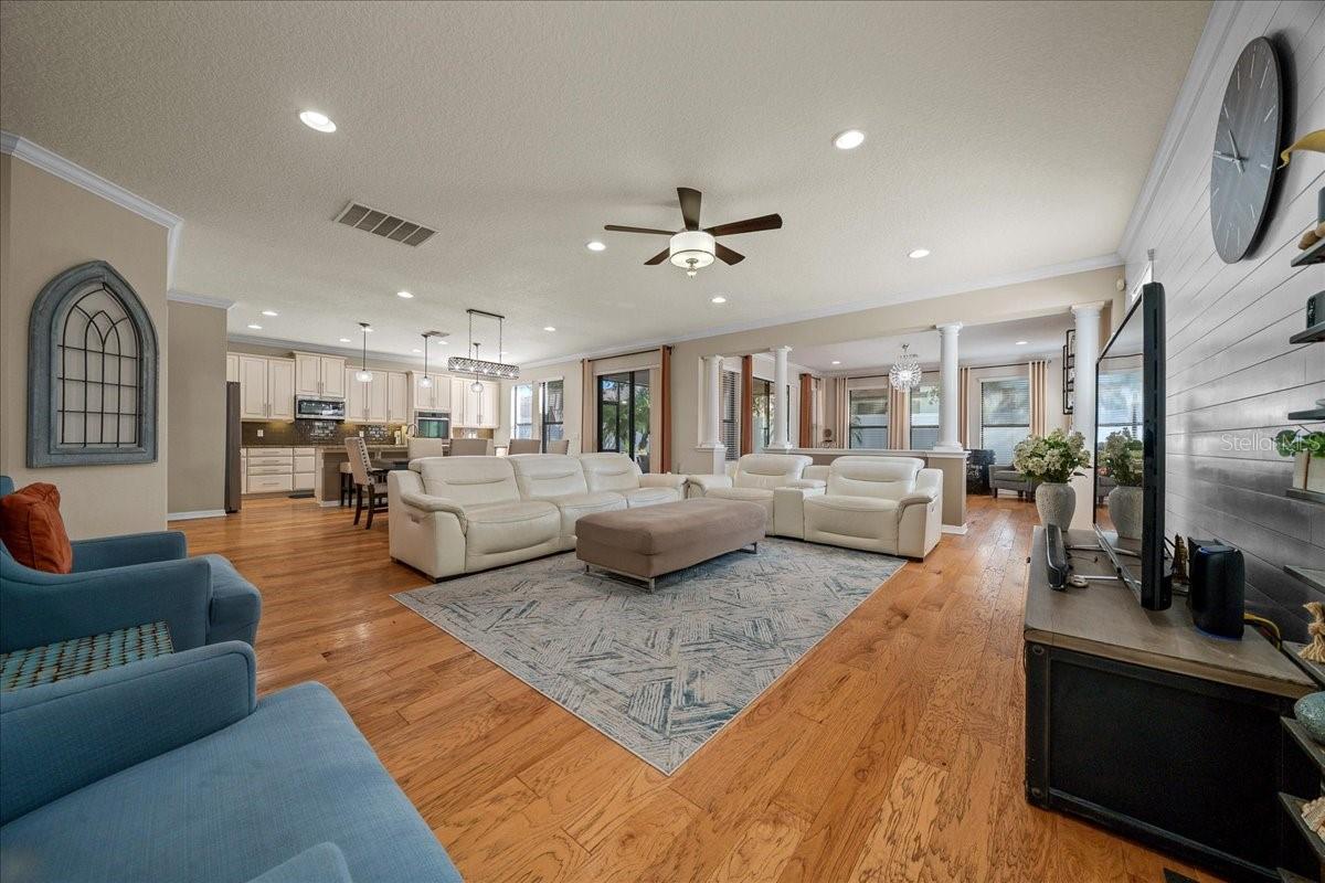 Image 21 of 74 For 834 Oxbow Road