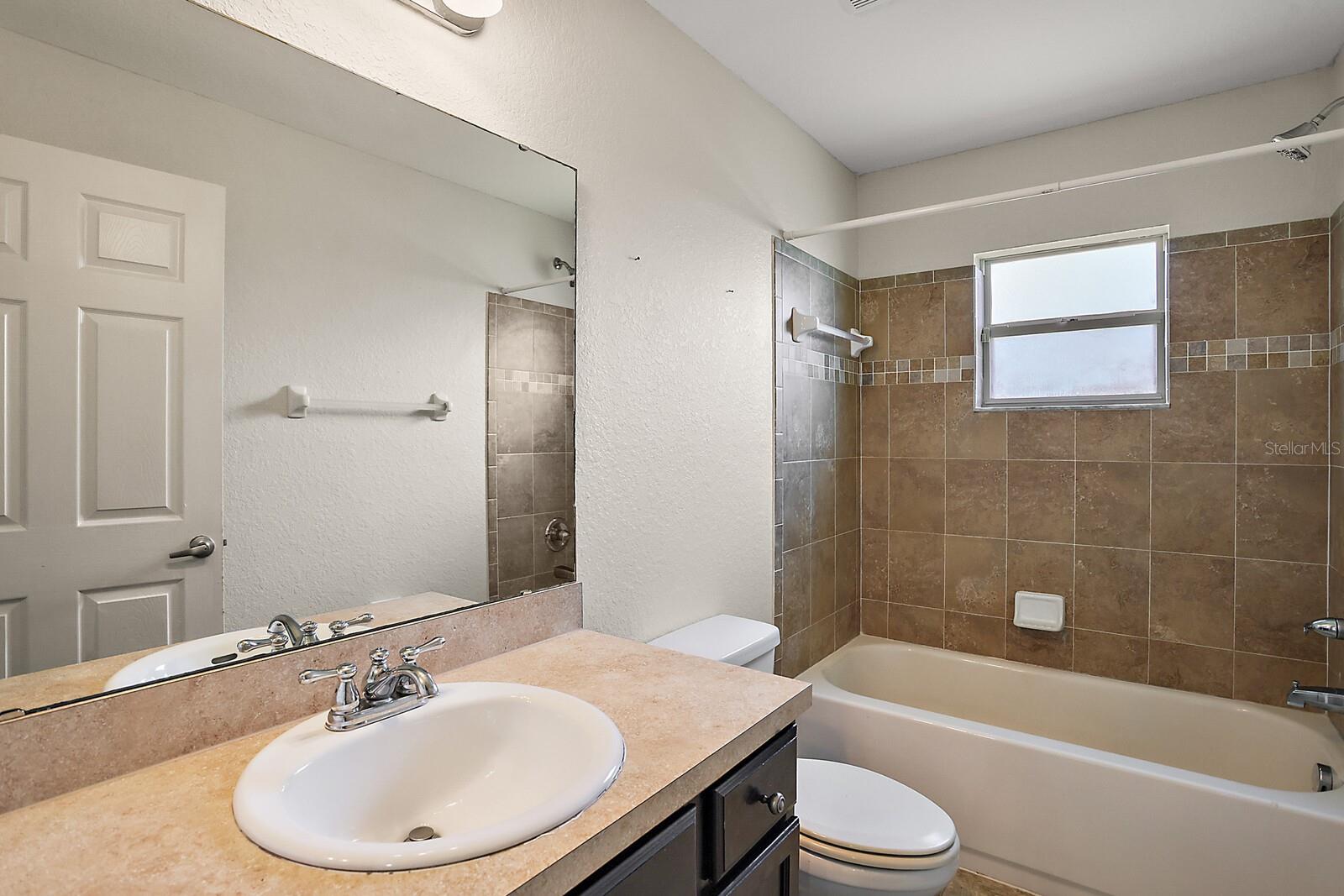 Image 16 of 21 For 581 Greenshank Dr