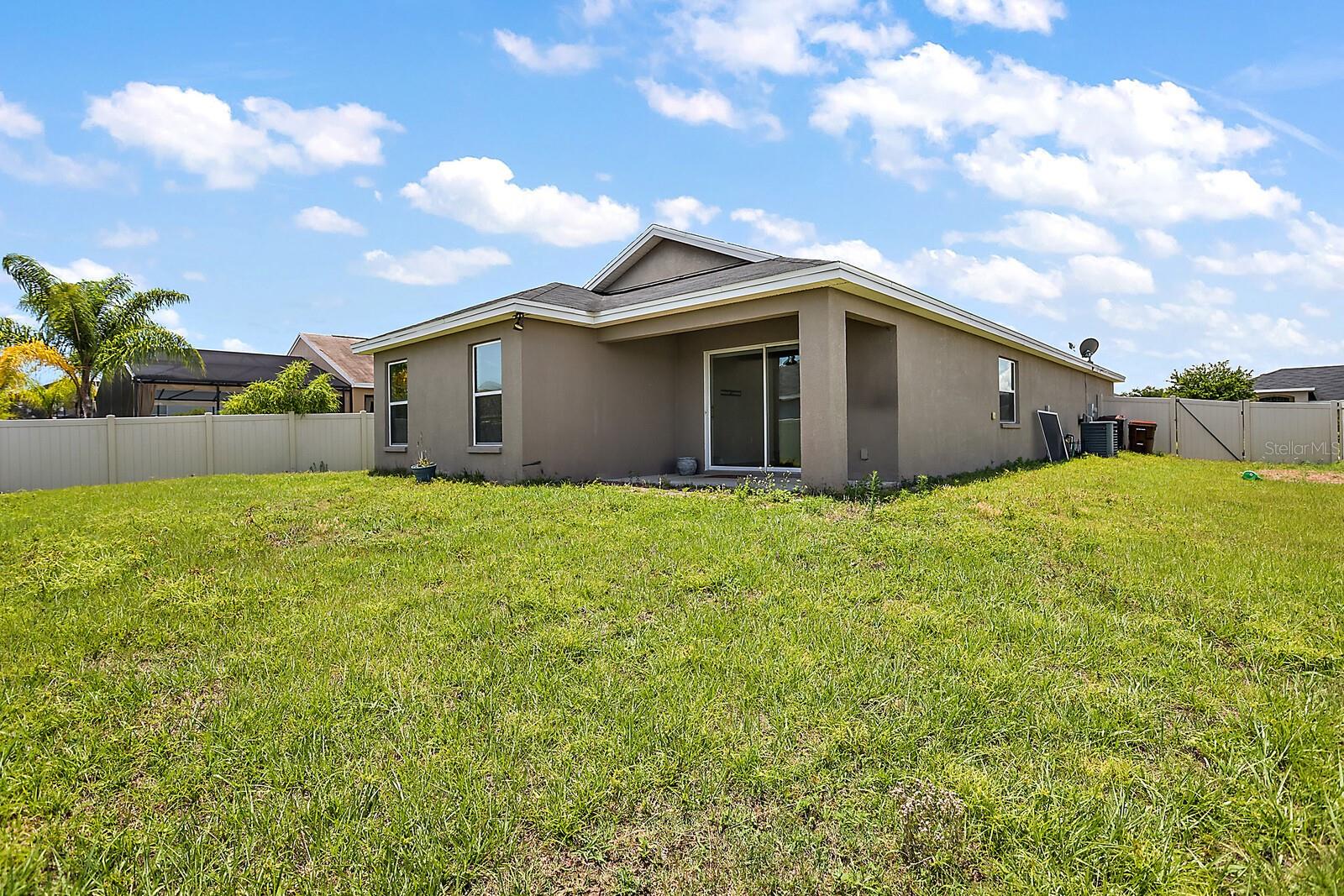 Image 5 of 21 For 581 Greenshank Dr