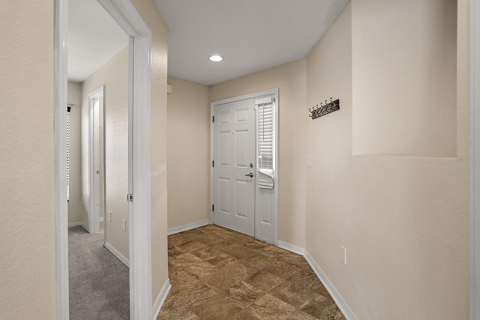 Image 7 of 21 For 581 Greenshank Dr