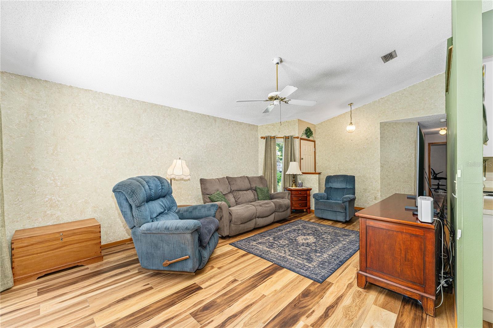 Image 12 of 67 For 2842 Ithaca Court