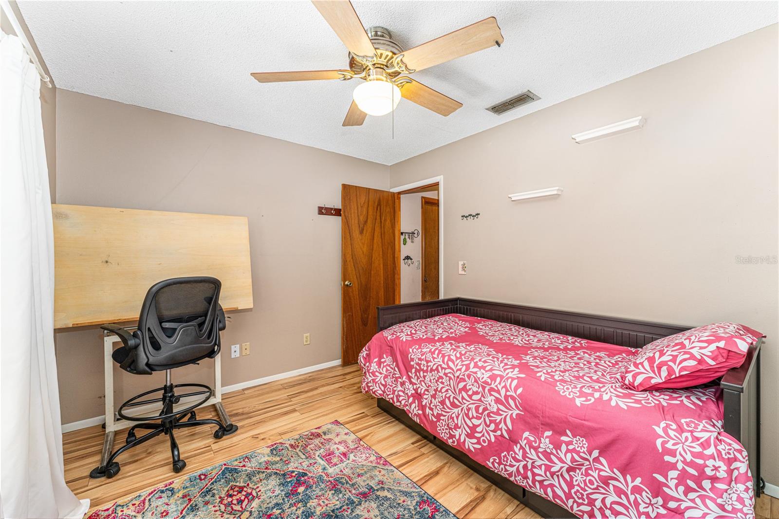 Image 40 of 67 For 2842 Ithaca Court
