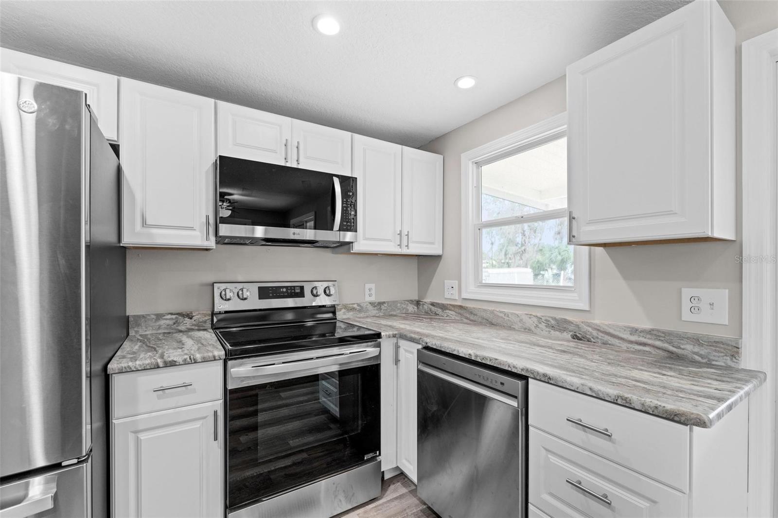 Image 9 of 48 For 2714 Vindale Road