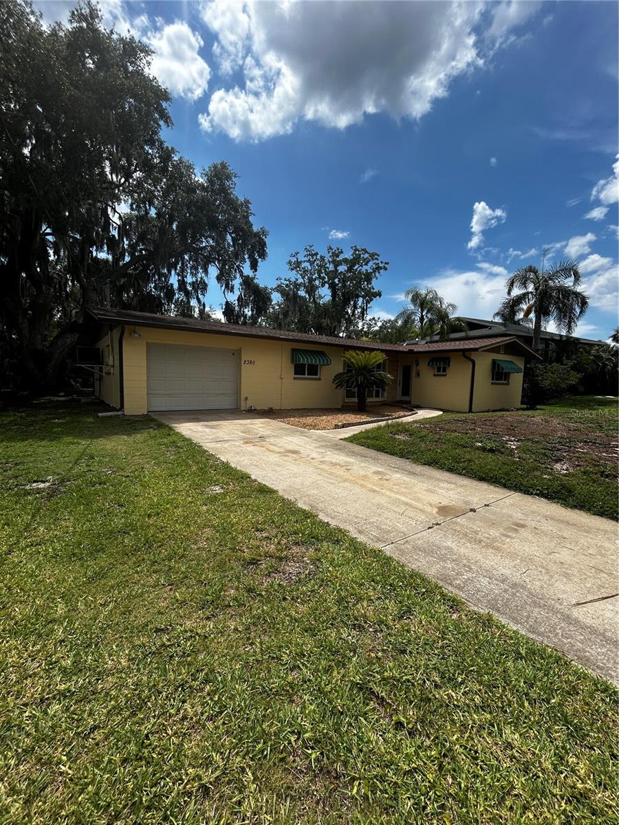 Image 4 of 34 For 2380 Watersedge Drive