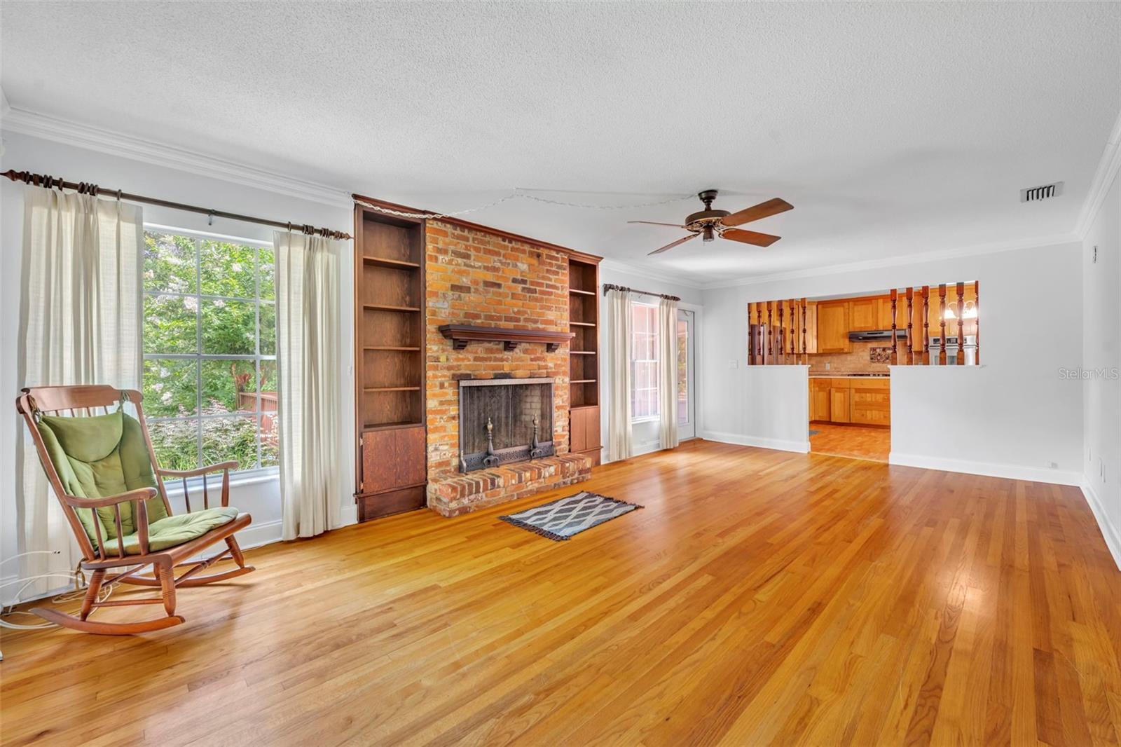 Image 6 of 37 For 1841 Normandy Drive