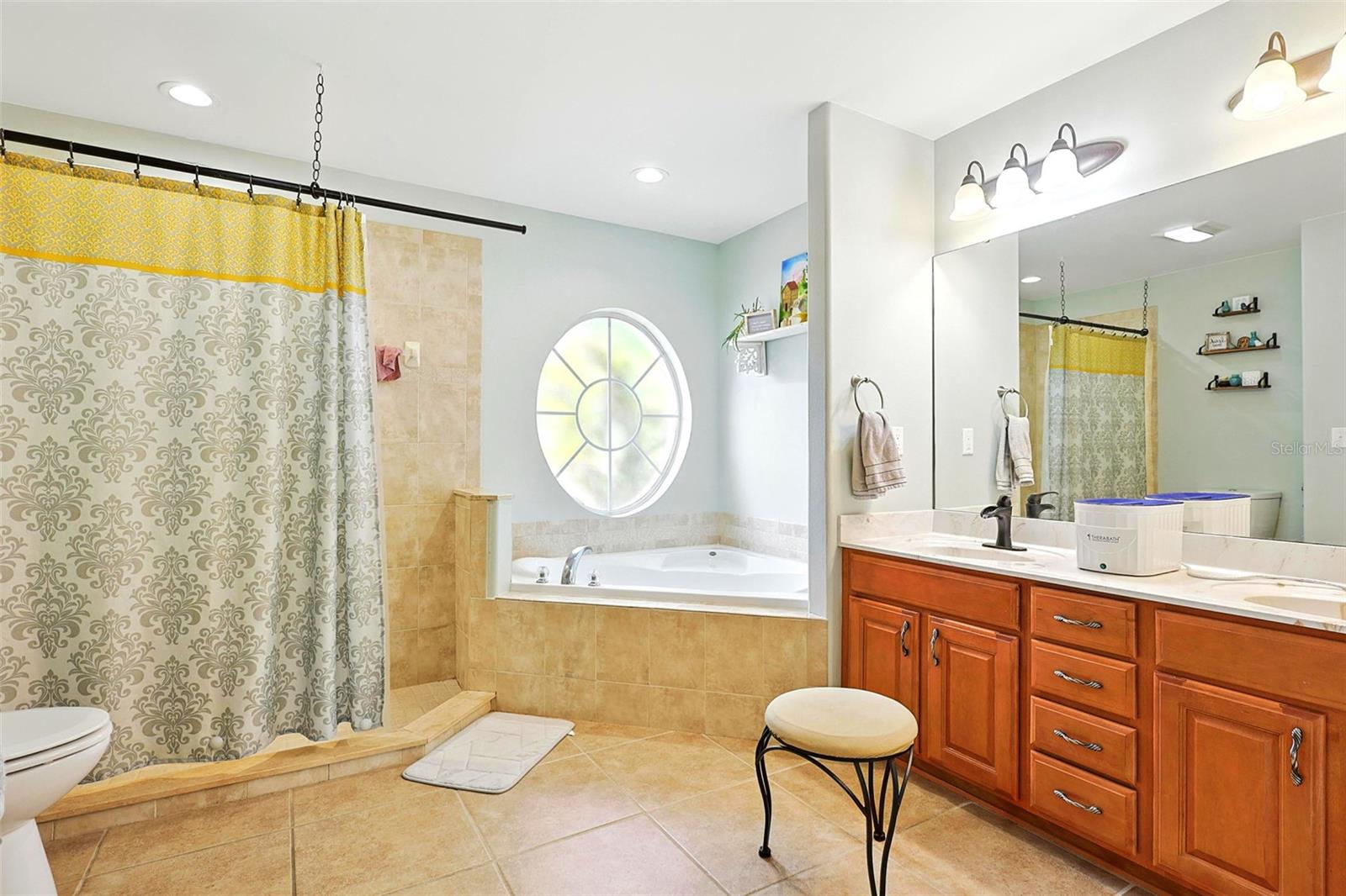 Image 18 of 44 For 4401 Abaco Drive