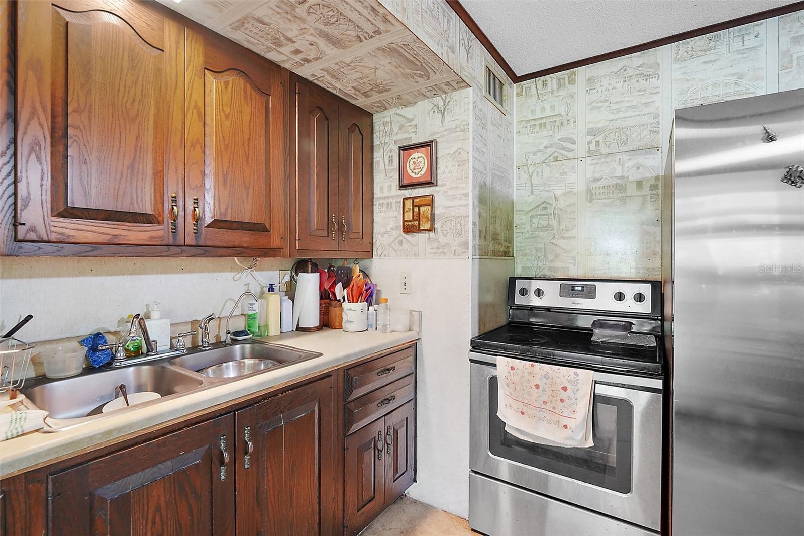 Image 15 of 34 For 6616 Tuscawilla Drive