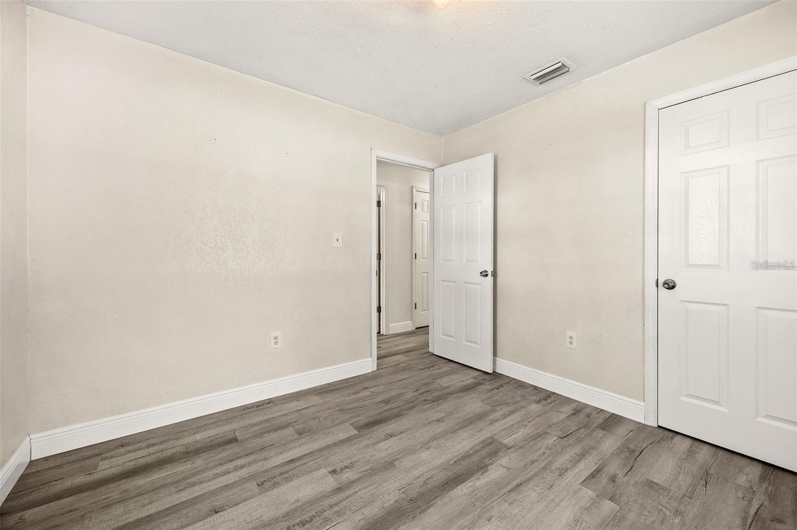 Image 10 of 27 For 950 Pearl Drive