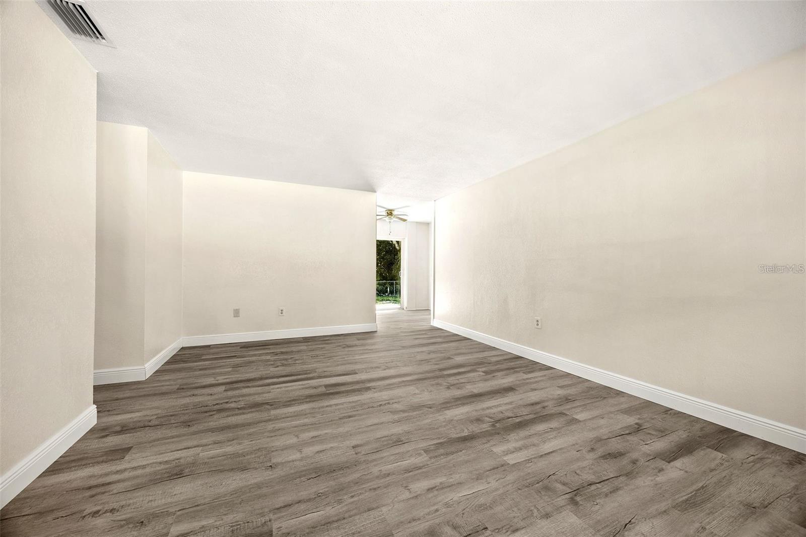 Image 3 of 27 For 950 Pearl Drive