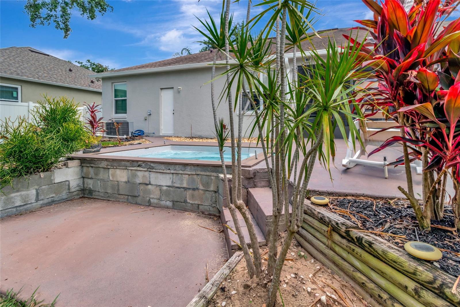 Image 38 of 45 For 233 Largovista Drive