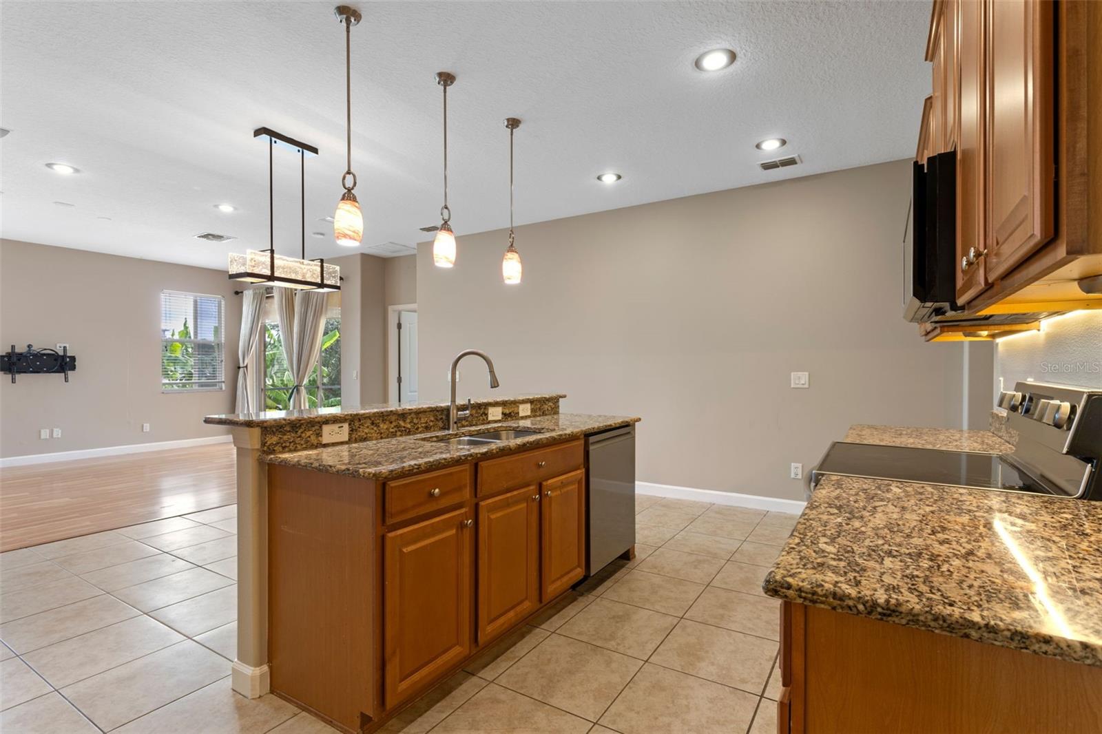 Image 14 of 59 For 1892 Sanderling Drive
