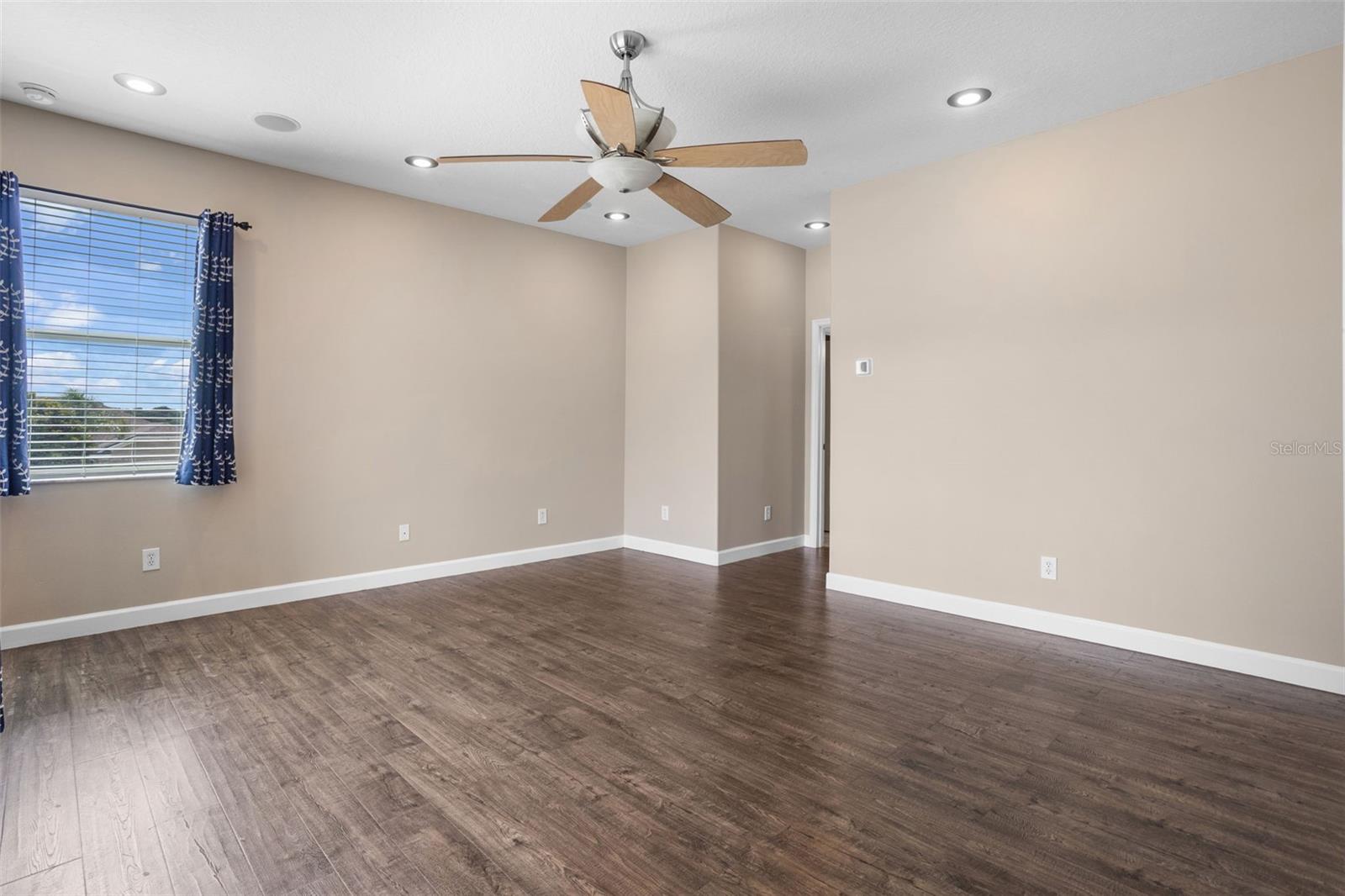 Image 25 of 59 For 1892 Sanderling Drive