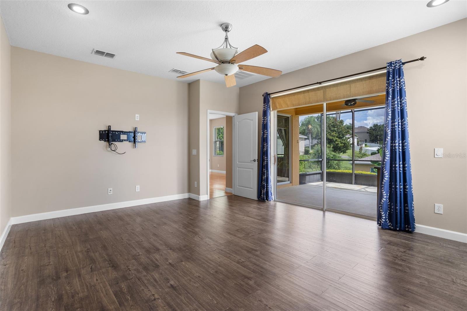 Image 27 of 59 For 1892 Sanderling Drive