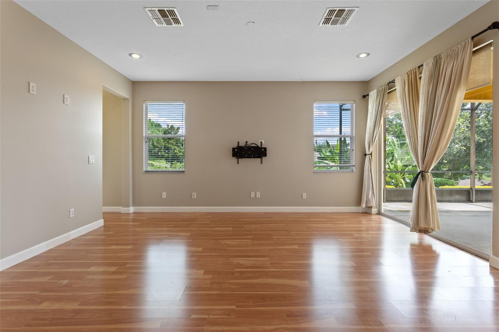 Image 6 of 59 For 1892 Sanderling Drive