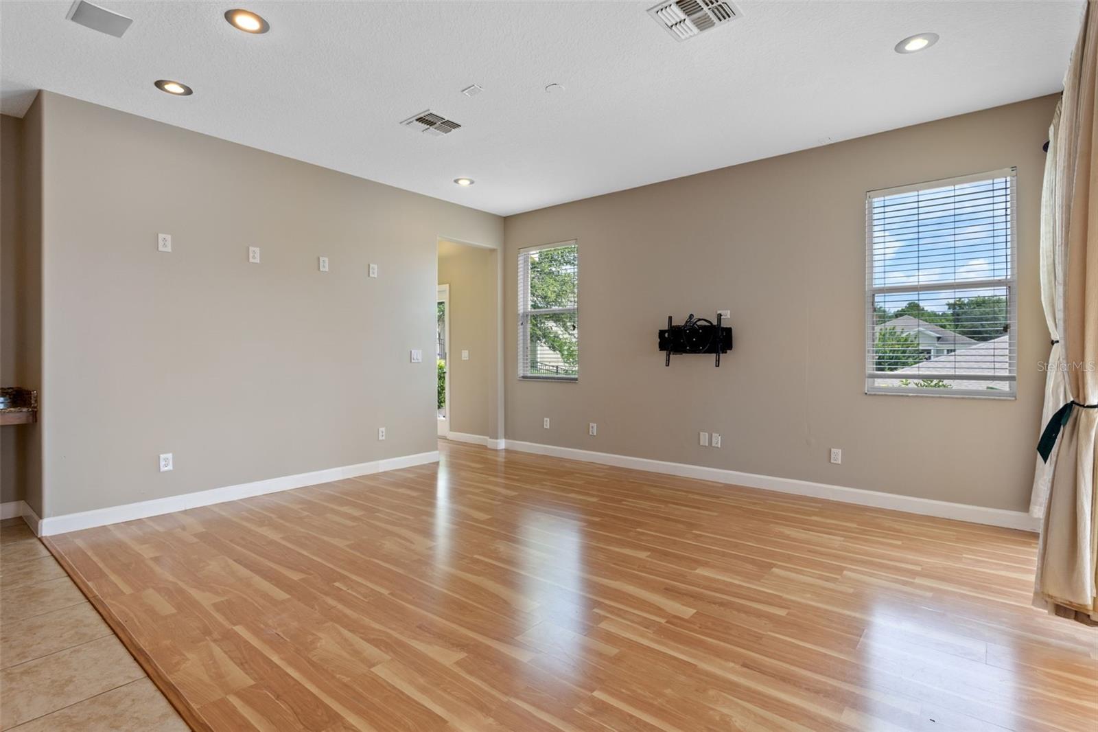 Image 7 of 59 For 1892 Sanderling Drive