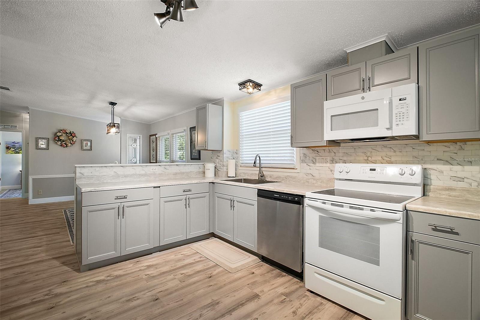 Image 13 of 24 For 16552 96th Avenue