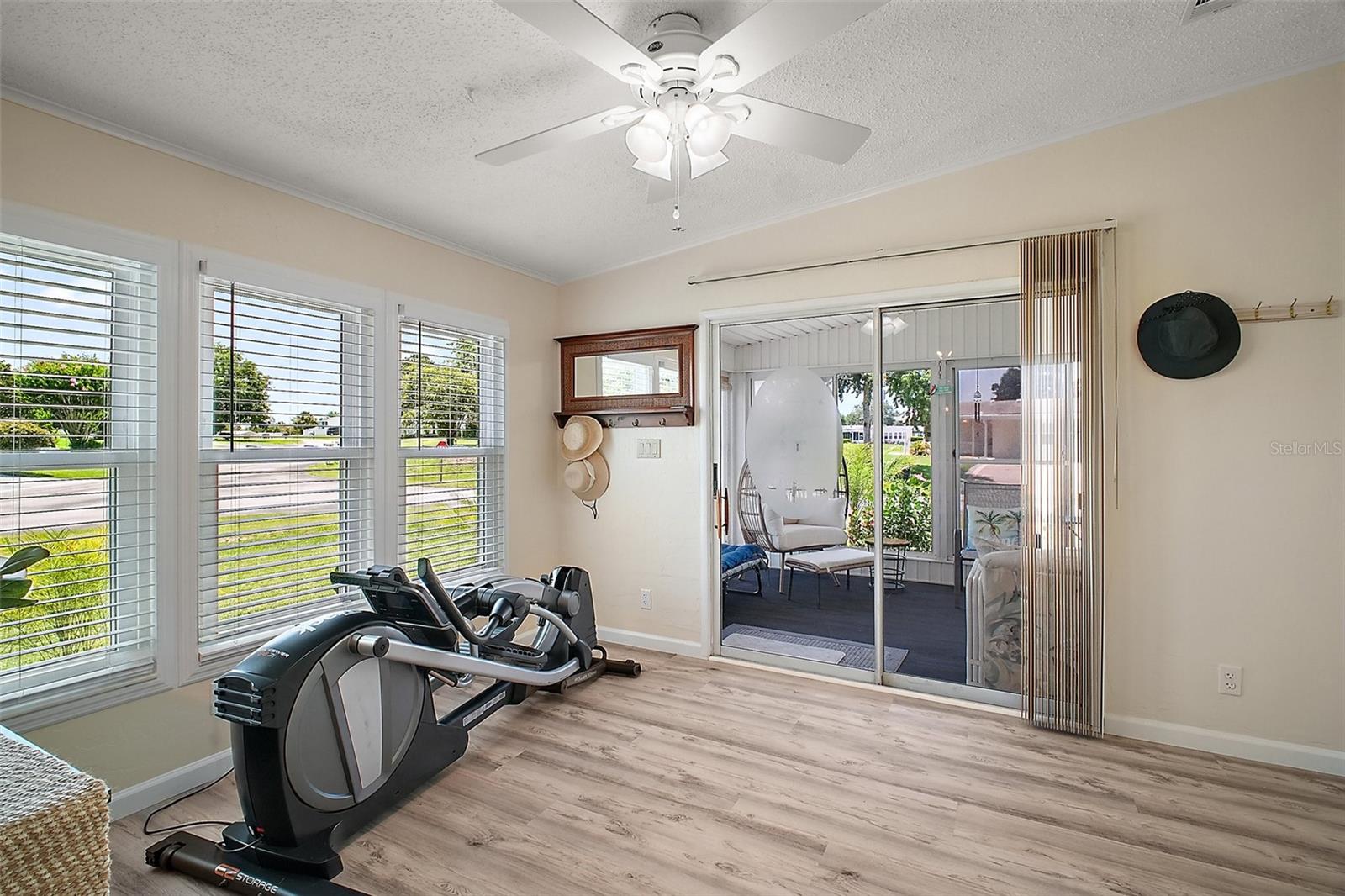 Image 17 of 24 For 16552 96th Avenue