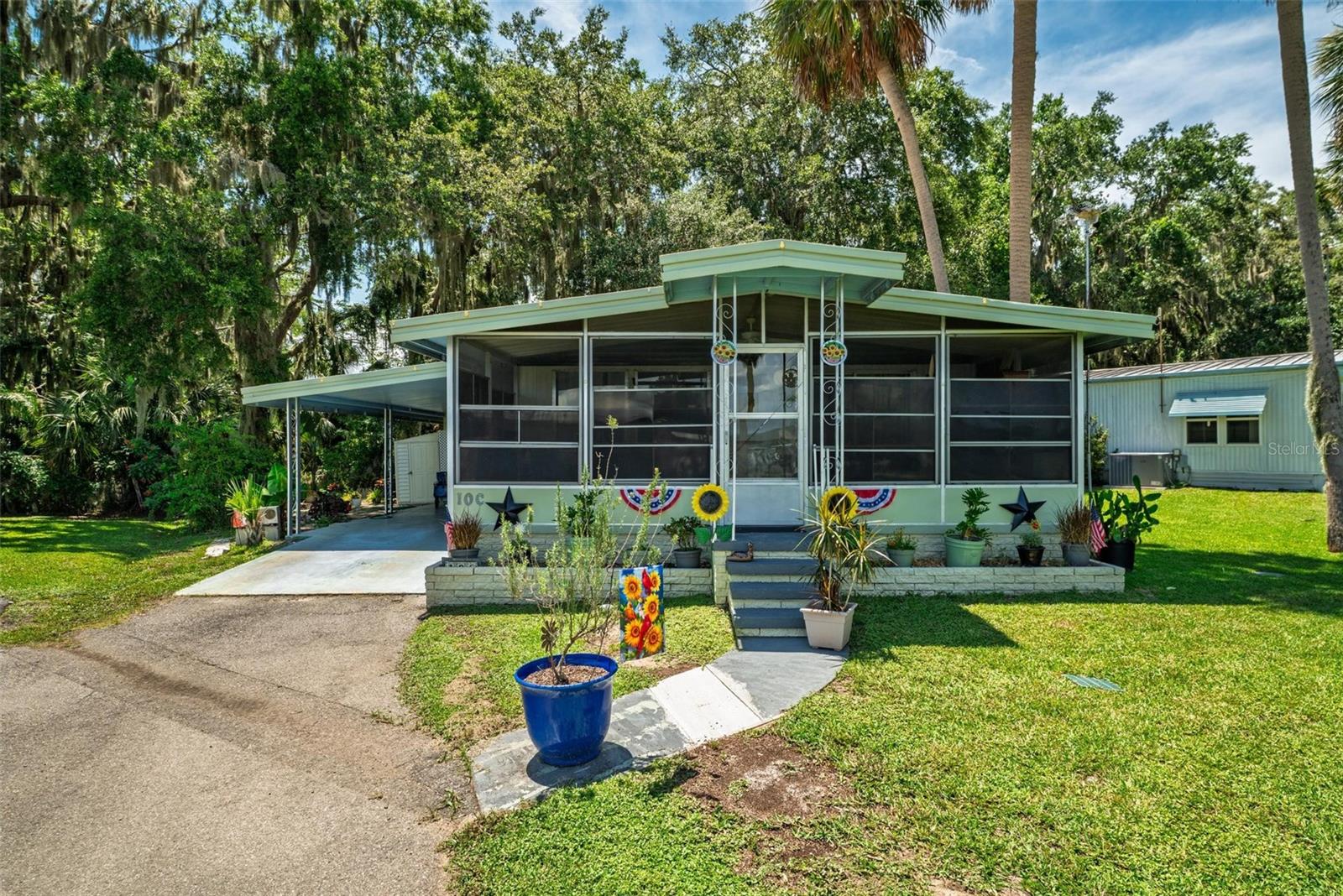 Details for 10 Cocos Plumosa Drive, EUSTIS, FL 32726