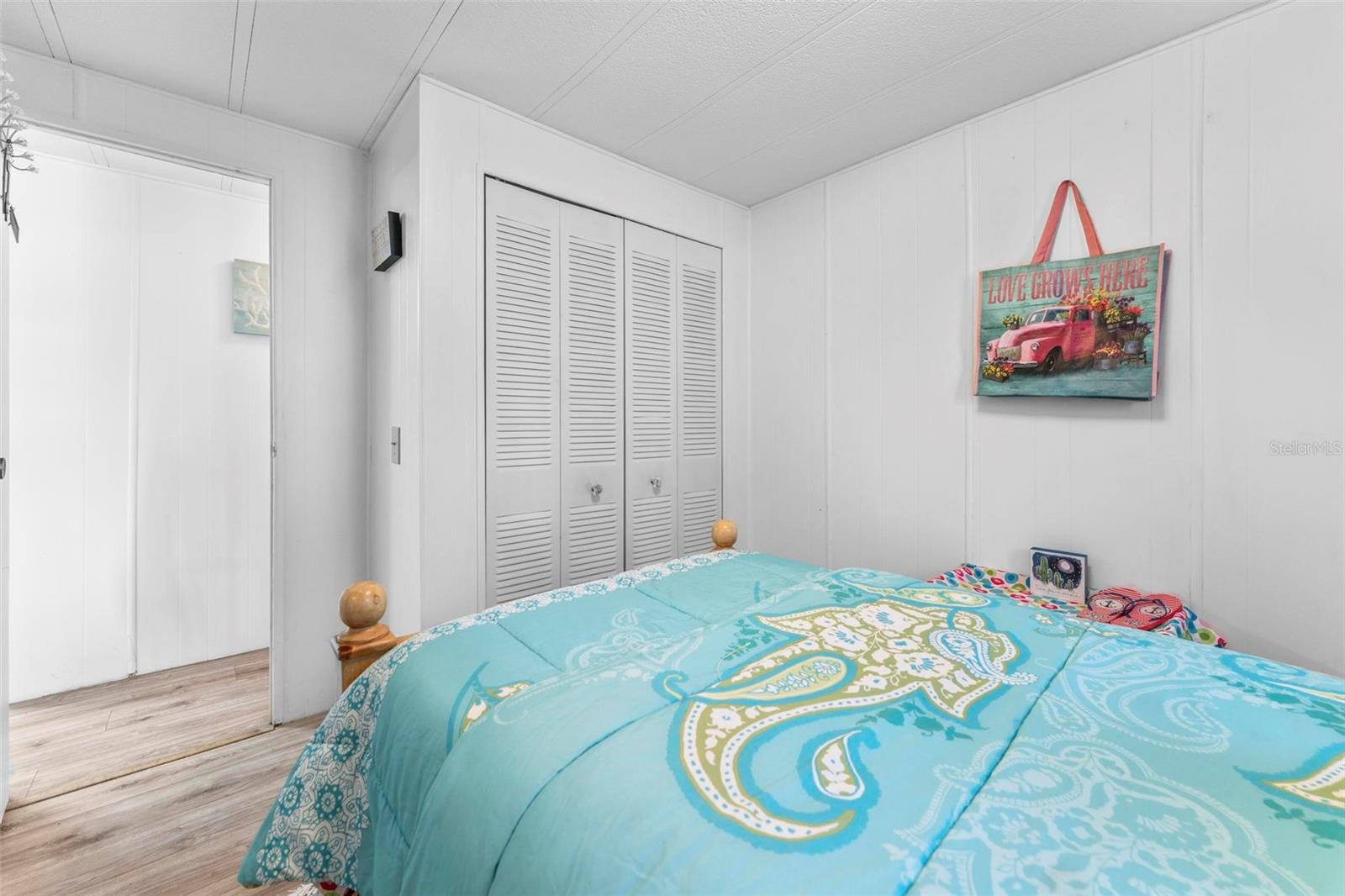 Image 30 of 53 For 10 Cocos Plumosa Drive