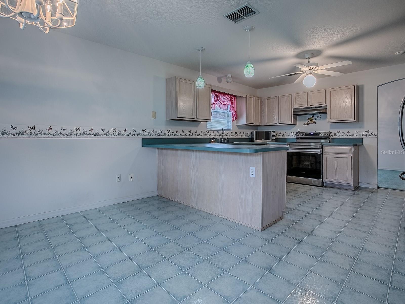 Image 12 of 75 For 1107 San Antonio Lane