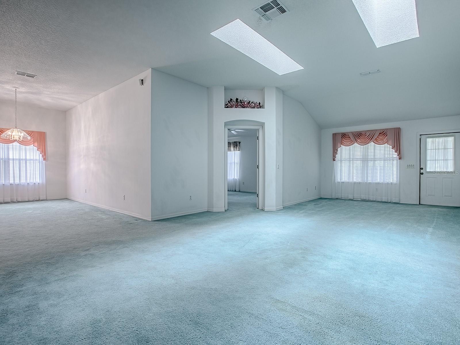 Image 18 of 75 For 1107 San Antonio Lane