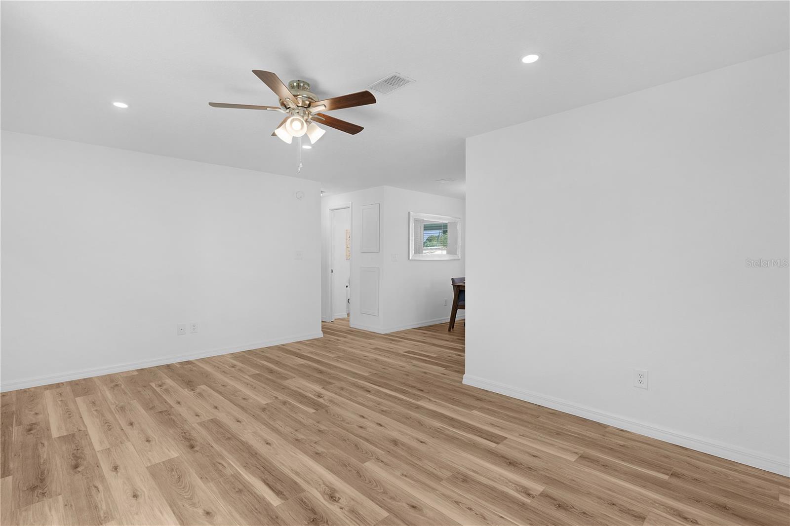 Image 12 of 21 For 1421 Schwartz Boulevard
