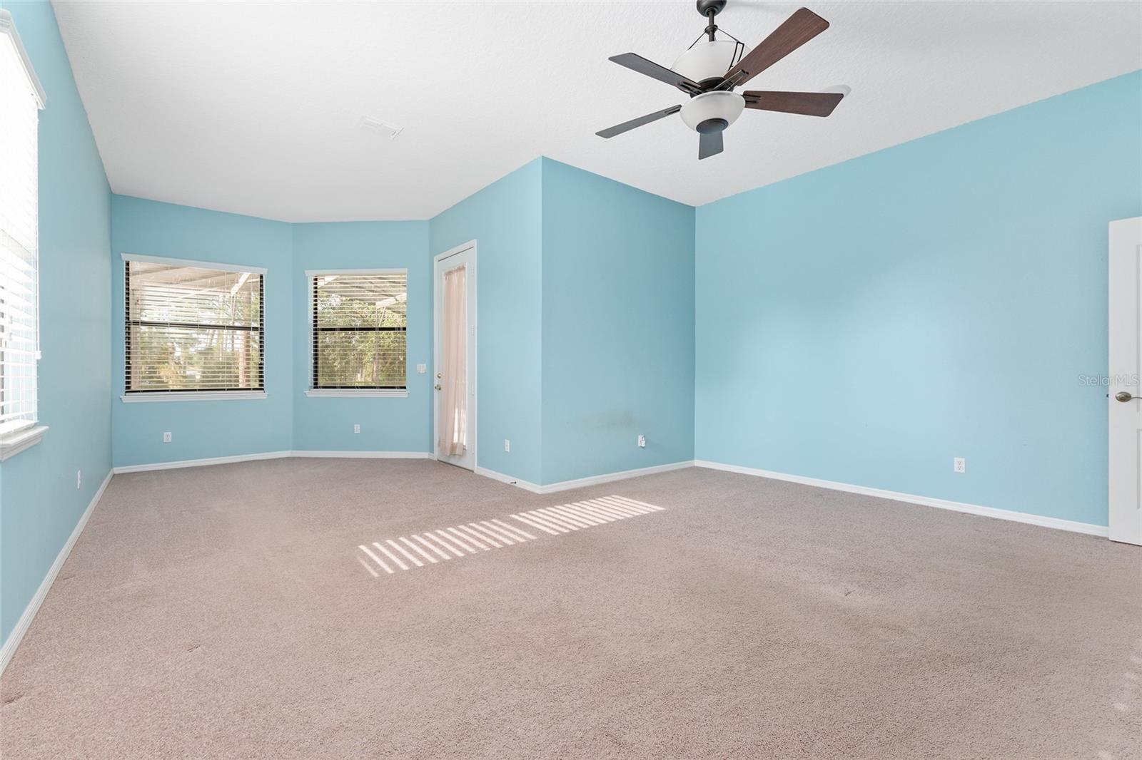 Image 32 of 91 For 21312 Marsh View Court
