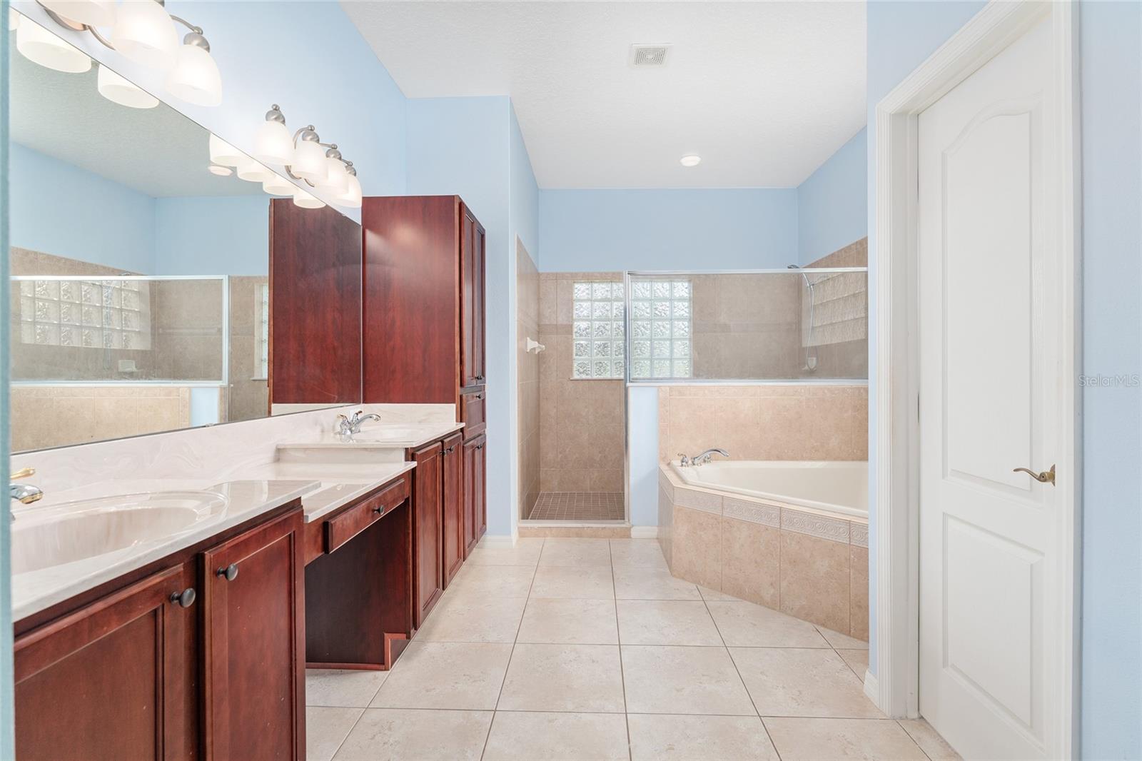 Image 38 of 91 For 21312 Marsh View Court