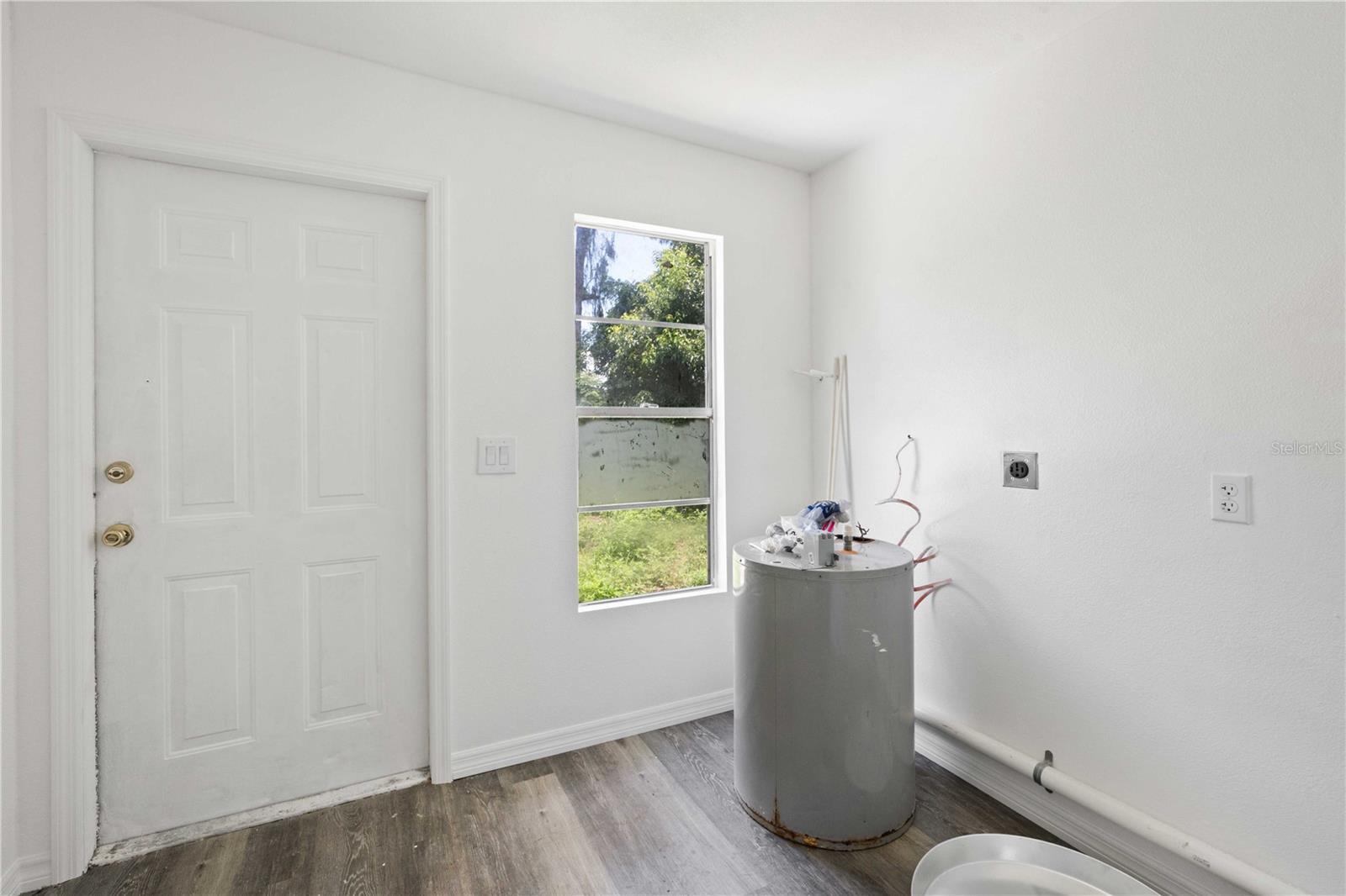 Image 18 of 22 For 1134 Cr 464  