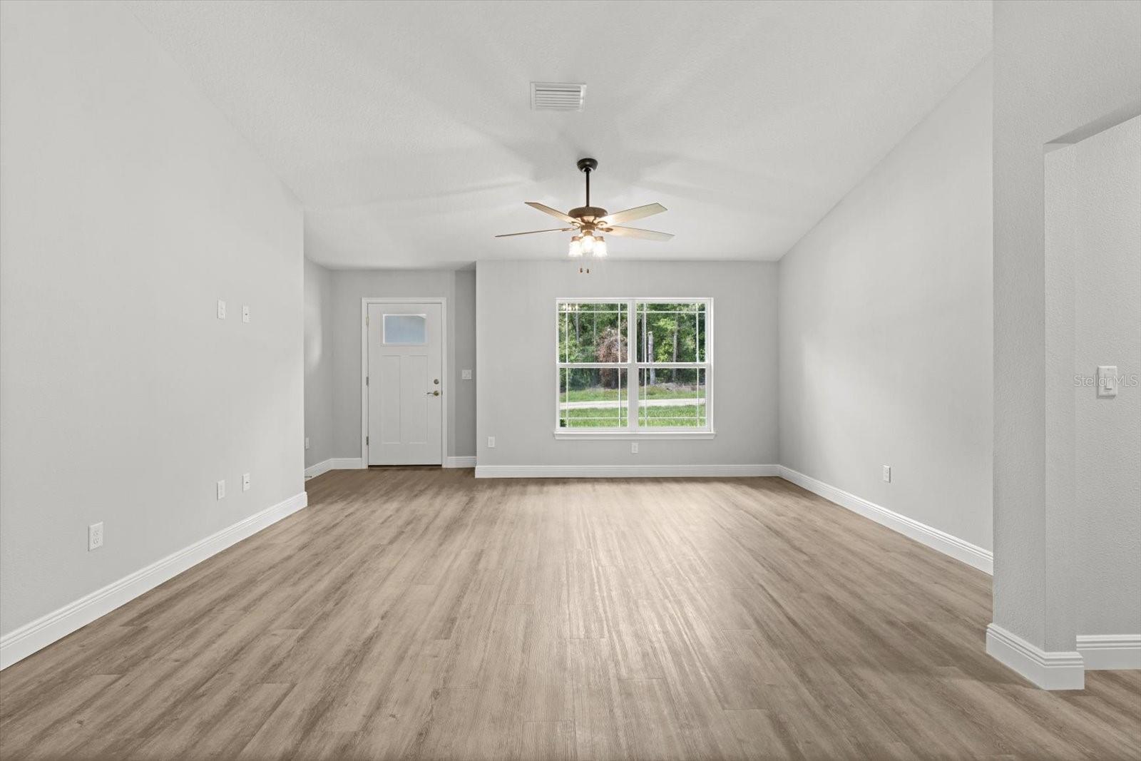 Image 10 of 33 For 8641 Stern Way