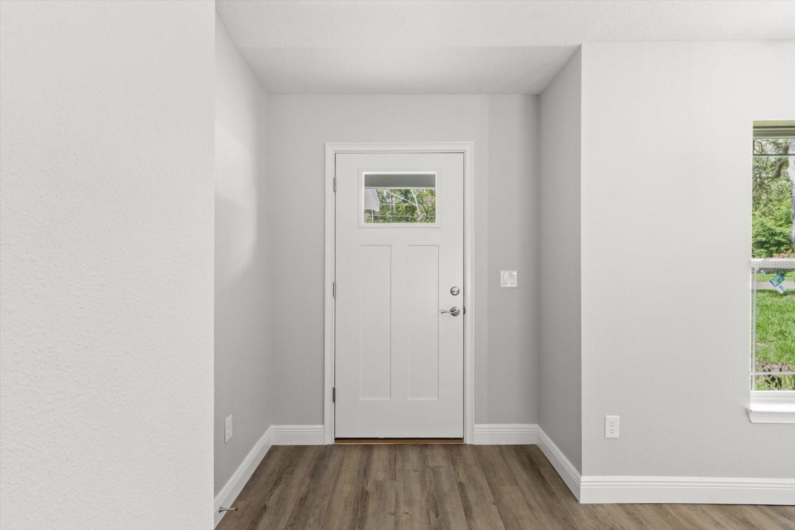 Image 4 of 33 For 8641 Stern Way
